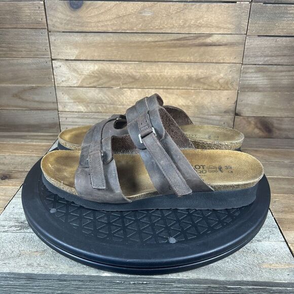 Naot Carly Taupe Nubuck Leather Two Strap Wedge Sandal Womens Sz EU 39 US 8 - Picture 3 of 10